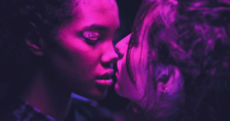 Jóvenes y una epidemia que los abruma.