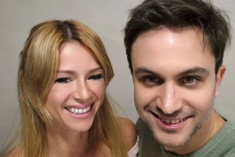 La pareja que se había comprometido, decidió poner fin a la relación. La pareja que se había comprometido, decidió poner fin a la relación.