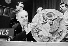 lo mas ingenioso desde el caballo de troya: la pieza de arte con la que los sovieticos espiaron a ee.uu.