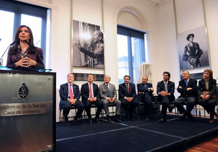 Cristina recibió a los gobernadores junto a Boudou y Randazzo. Foto: NA