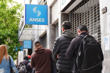 Anses recordó a sus beneficiarios que tienen tiempo de presentar la Libreta AUH hasta fines de marzo Foto: Rodrigo DAngelo / MDZ Anses recordó a sus beneficiarios que tienen tiempo de presentar la Libreta AUH hasta fines de marzo Foto: Rodrigo DAngelo / MDZ