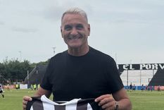 Hace unos días, El Porvenir oficializó la llegada de Islas. Pero el DT no arregló y el club ya borró el posteo. Foto: @clubelporveniroficial