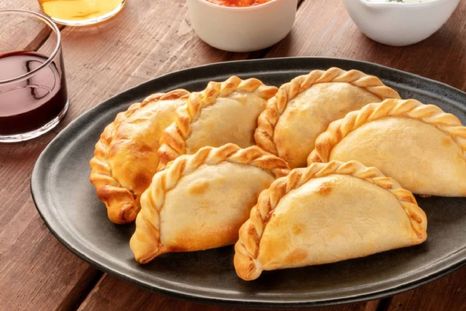 Cómo hacer unas deliciosas empanadas de calabaza, choclo y queso (Shutterstock).