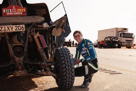 Augusto Sanz, el bombero argentino que participa en el Rally Dakar 2026.