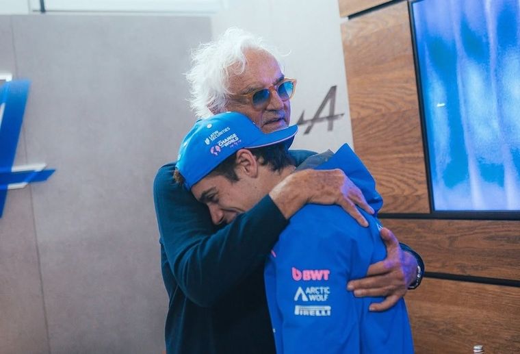 En medio de los rumores por Alonso, Briatore respaldó el proyecto de Franco Colapinto.