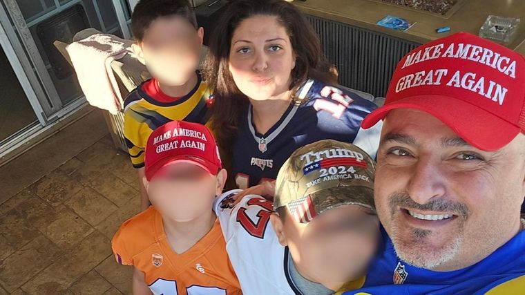 Arpineh y su esposo Arthur con sus hijos en tiempos más felices antes de que los agentes de ICE llegaran a la casa de la familia.