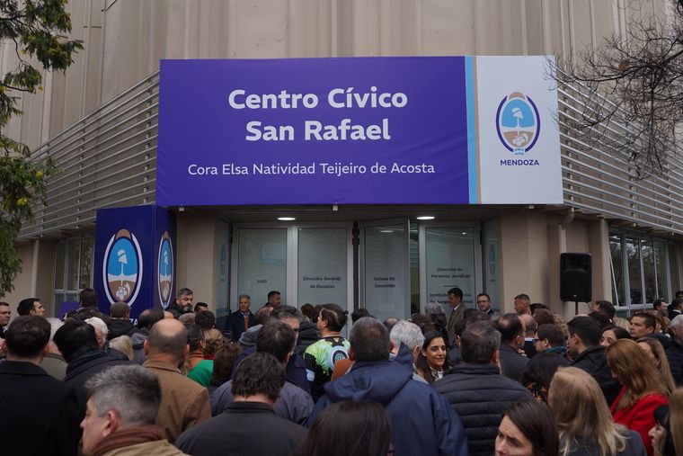 El gobernador Alfredo Cornejo inauguró el Centro Cívico de San Rafael