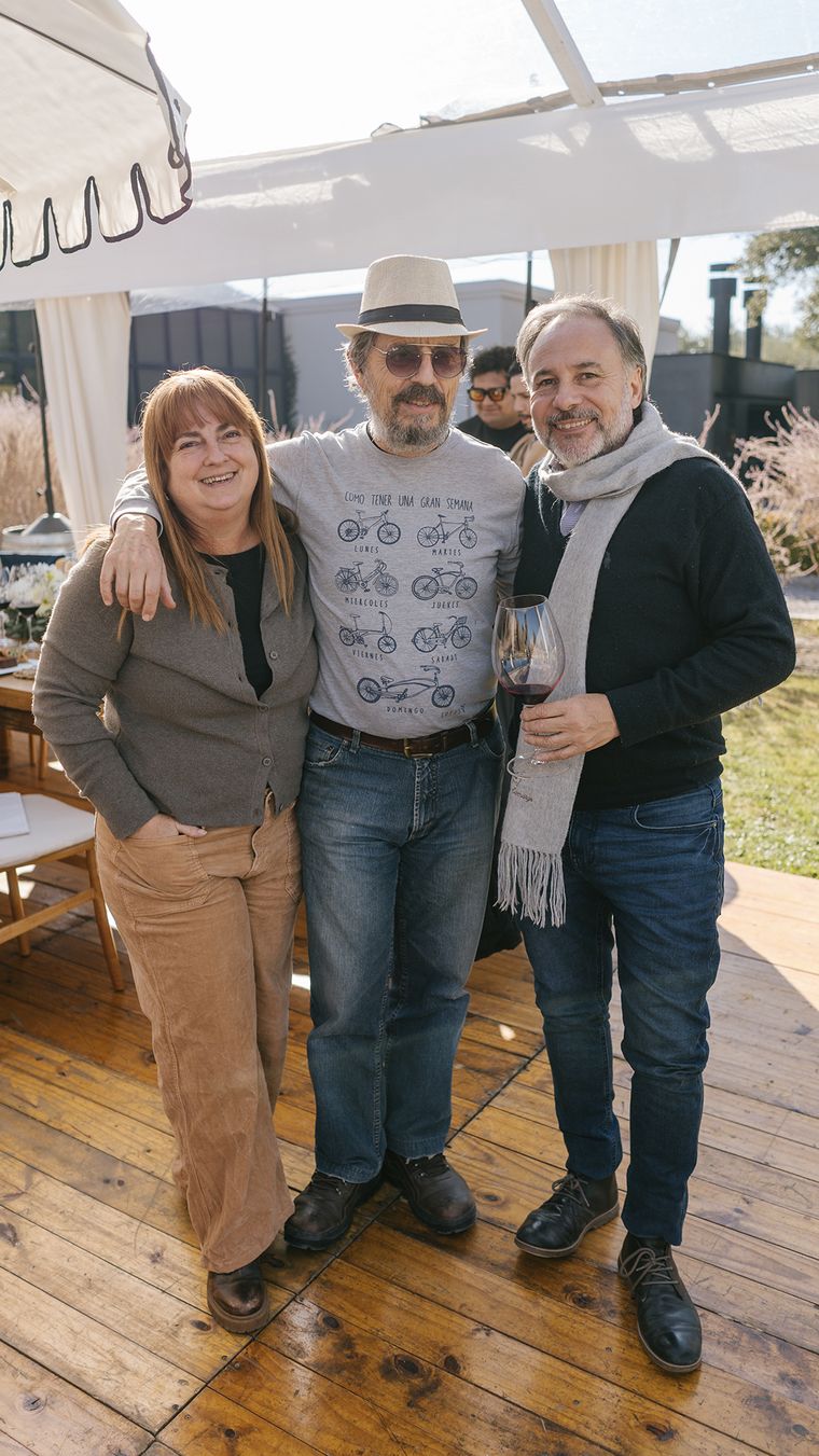 Gabriela Malizia, Andrés Gabrielli y Gustavo Flores Bazán. Gabriela Malizia, Andrés Gabrielli y Gustavo Flores Bazán.