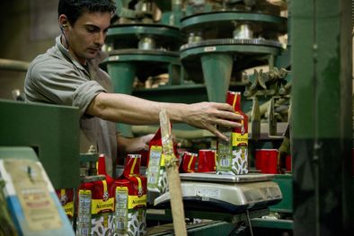 MDZol | La industria yerbatera enfrenta dividida frente al nuevo escenario que plantea el decreto de necesidad y urgencia.