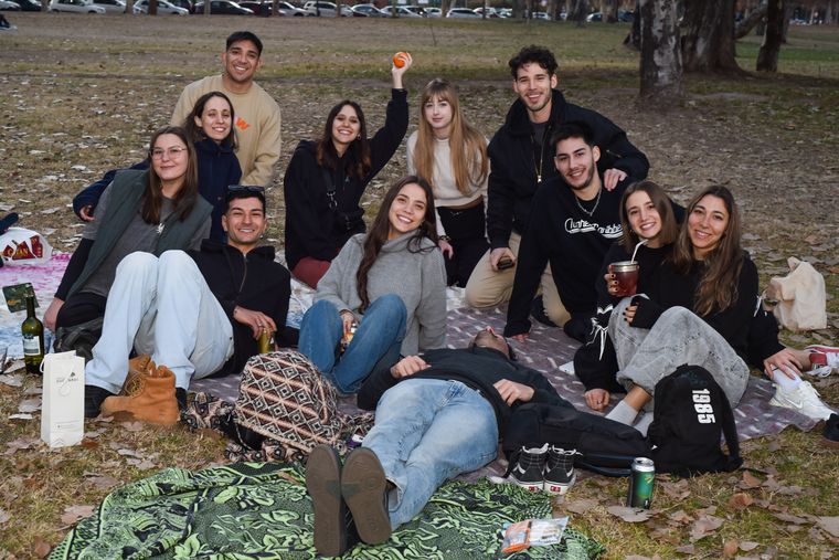 Así se vivió el Día del Amigo en el Parque San Martín. Así se vivió el Día del Amigo en el Parque San Martín.