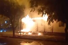 una familia perdio todo tras incendiarse su casa en guaymallen