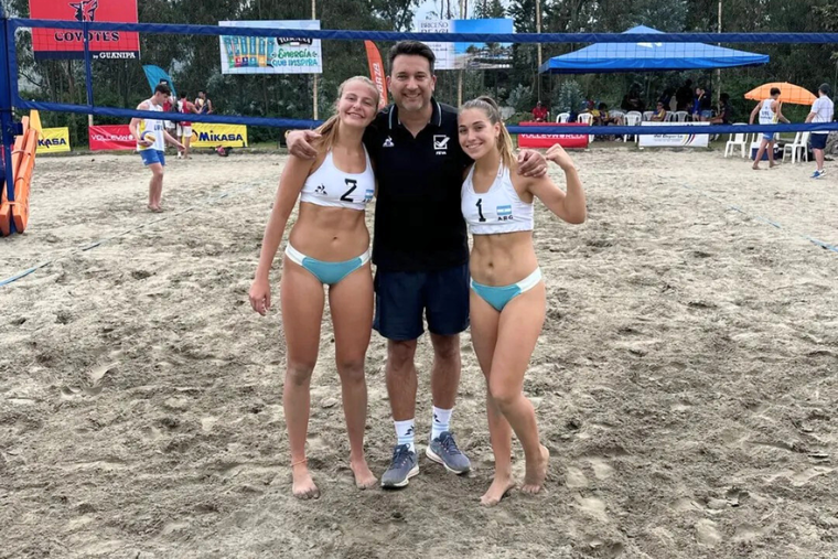 Victoria Sancer y Ema Schnidrig lograron el segundo puesto en Quito. Foto: FEVA