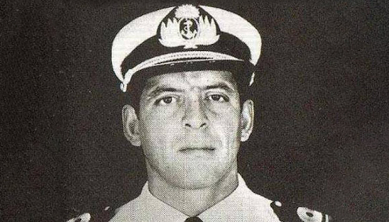 Capitán de Fragata post mortem Pedro Edgardo Giachino. Capitán de Fragata post mortem Pedro Edgardo Giachino.