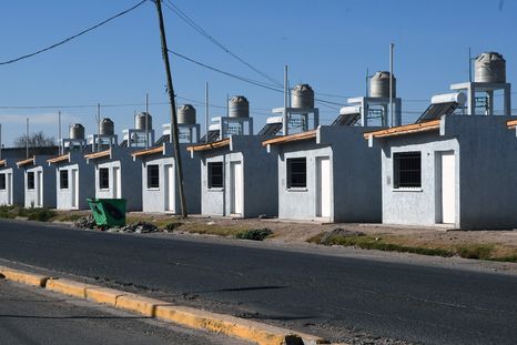 El IPV cambió un requisito clave para acceder al progrma Mi Casa. Foto: ALF PONCE MERCADO / MDZ