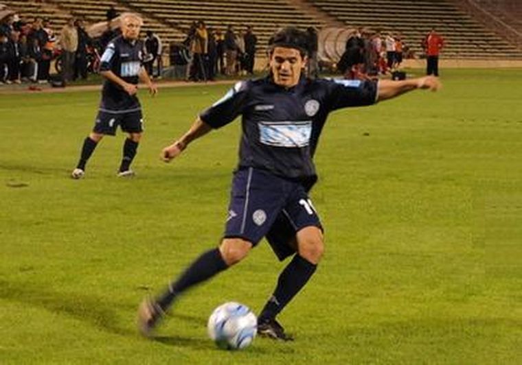 El Burrito era pretendido por River mientras hacía goles en La Lepra. Foto: MDZ