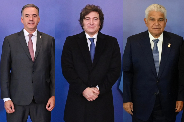 Yamandú Orsi y Javier Milei.