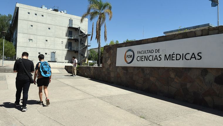 La carrera de Medicina es una de las más requeridas por los estudiantes. Foto: ALF PONCE MERCADO / MDZ