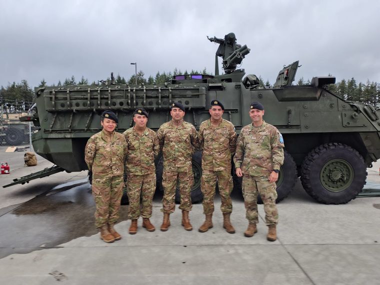 La comisión del Ejército Argentino que se encuentran realizando la capacitación La comisión del Ejército Argentino que se encuentran realizando la capacitación