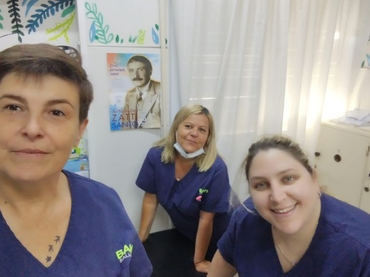 Norma Zatti, con su colega del Port y la doctora Pamela Krasser