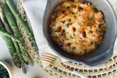 video y tutorial: gratin de langostinos, esparragos y pescado