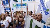 La Bancaria se suma al paro de la CGT y podrían cerrar sucursales de bancos en Mendoza. La Bancaria se suma al paro de la CGT y podrían cerrar sucursales de bancos en Mendoza.