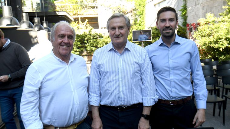 Pedro Uribarrena, Juan Carlos Meca y Juan Carlos Meca (h). Pedro Uribarrena, Juan Carlos Meca y Juan Carlos Meca (h).