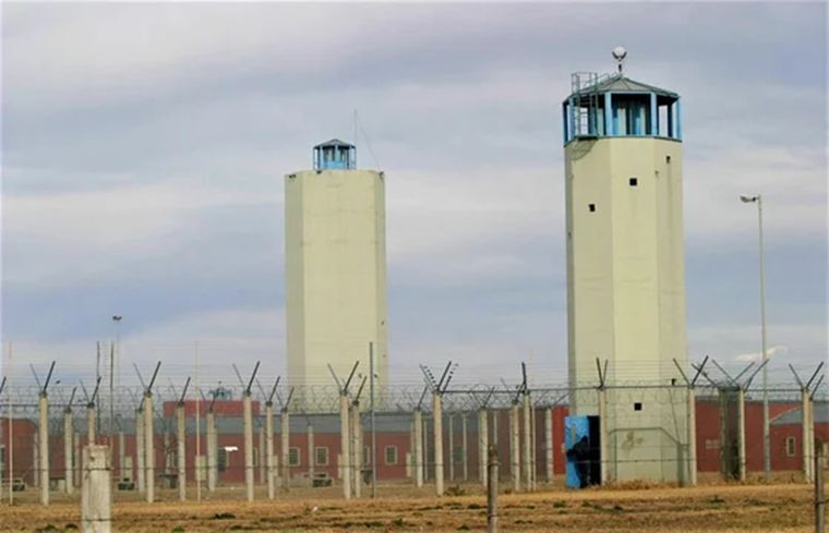 Los reclusos fueron trasladados al Instituto del Quemado para su observación.  Foto: NA