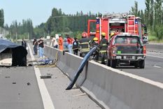 El conductor de la Amarok, identificado como Axel Araneda, circulaba con 0,46 gramos de alcohol por litro de sangre y además estaba bajo libertad condicional por una condena vinculada al narcotráfico. El conductor de la Amarok, identificado como Axel Araneda, circulaba con 0,46 gramos de alcohol por litro de sangre y además estaba bajo libertad condicional por una condena vinculada al narcotráfico.