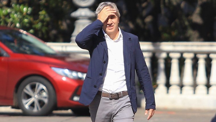 Luis Caputo afirmó que está decidido a terminar con el flagelo del déficit fiscal, más allá de que se apruebe o no la ley ómnibus Foto: NA