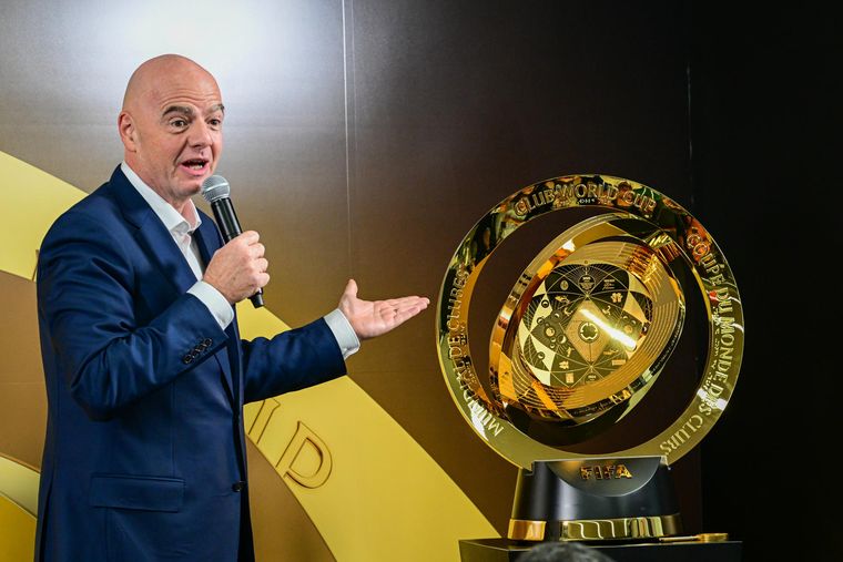 Otra futbolista de renombre se mostró en contra de las fechas que impuso la FIFA para disputar el Mundial de Clubes.
