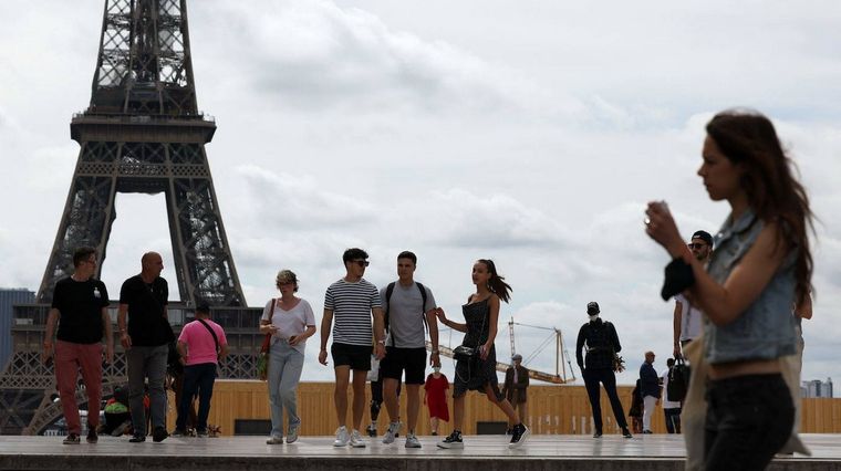 Cada vez menos mascarillas en Paris.