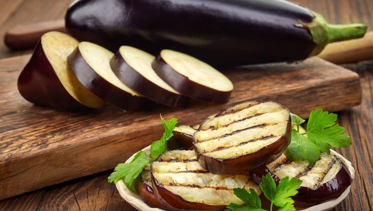 Aprende a hacer una deliciosa variante con berenjenas (Shutterstock).
