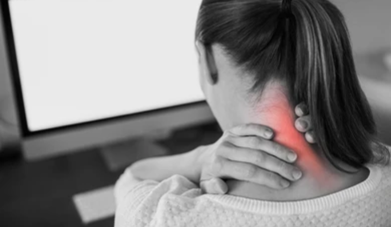 Se puede prevenir el dolor de cuello con algunos de los mejores ejercicios. Foto: Shutterstock