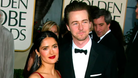 Pasaron 20 años de la separación Salma Hayek y Edward Norton, que sigue siendo una incógnita. Foto: Ron Galella Collection.