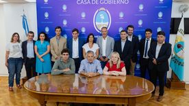 Renunciaron dos funcionarios del Gabinete de Alfredo Cornejo. Renunciaron dos funcionarios del Gabinete de Alfredo Cornejo.