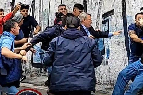 La golpiza que recibió Sergio Berni Foto: Twitter: @mauroszeta