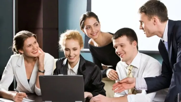 Las empresas diseñaron programas de beneficios, planes de carrera, evaluaciones de desempeño. Las empresas diseñaron programas de beneficios, planes de carrera, evaluaciones de desempeño.