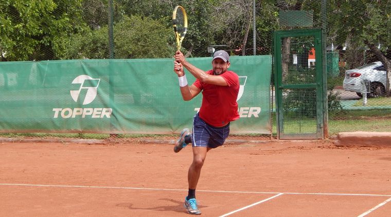 Matías Carmona logró avanzar a cuartos de final. Foto: Juan Borsani/MDZ