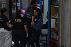 Policía Científica en la Galería Tonsa Foto: Walter Moreno/Mdz