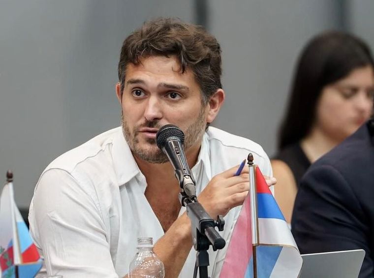 El ministro del Agro de Misiones, Facundo López Sartori, insistió en que el precio de la hoja verde que perciban los productores debería estar en torno a 700 pesos el kilo de hoja verde, casi el triple que lo que reciben hoy.&nbsp;