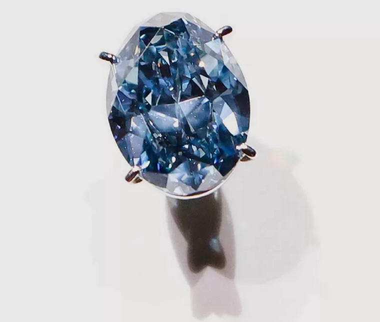 El deslumbrante y casi impecable Okavango Blue Diamond está expuesto por primera vez en el Museo Americano de Historia Natural en Nueva York. Foto: GETTY IMAGES