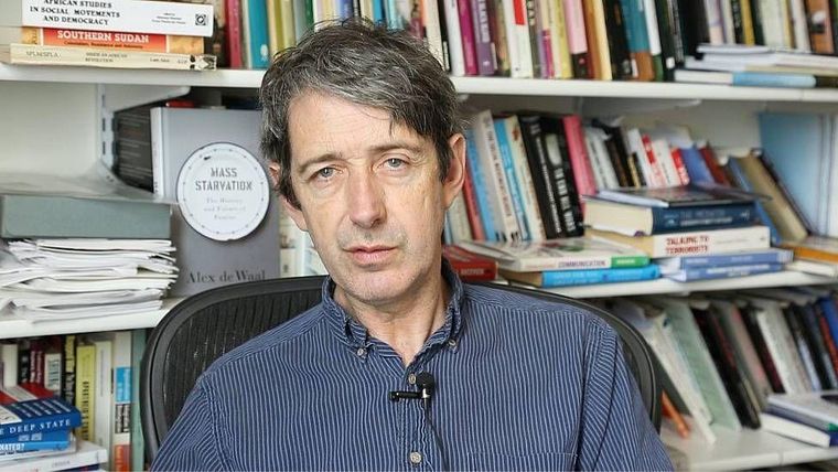 Alex de Waal: "Quienes infligen una hambruna saben que lo que hacen es, en realidad, desmantelar una sociedad" .