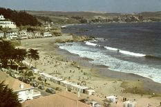 vacaciones en chile: la playa que de amarilla no tenia nada