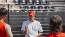 Quinteros pide a gritas por la llegada de un extremo al plantel de Independiente. Quinteros pide a gritas por la llegada de un extremo al plantel de Independiente.