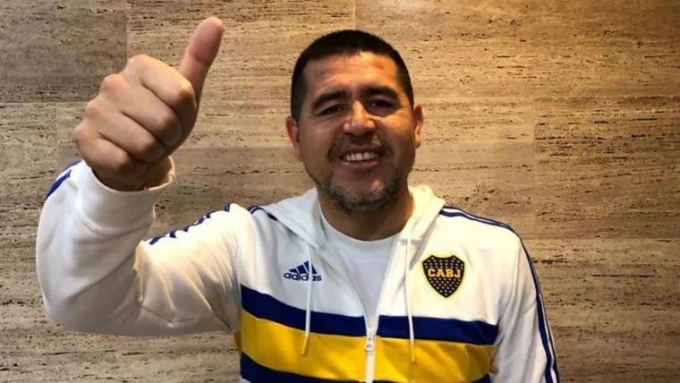 Pulgar arriba: Riquelme aprueba la presencia de Battaglia