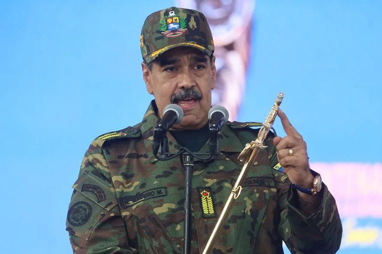 Maduro ordena a fuerza aérea estar lista para defender a Venezuela y confía en la victoria. Foto: EFE