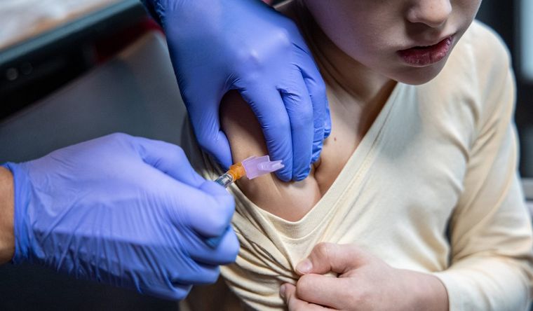 La vacunación es vital para prevenir el sarampión. Foto: Efe.