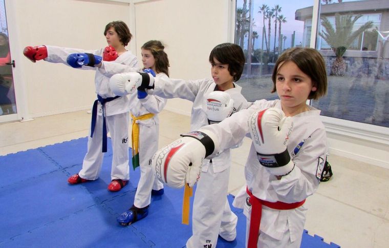 Cuatro de los seis taekwondistas que competrián en Brasil.