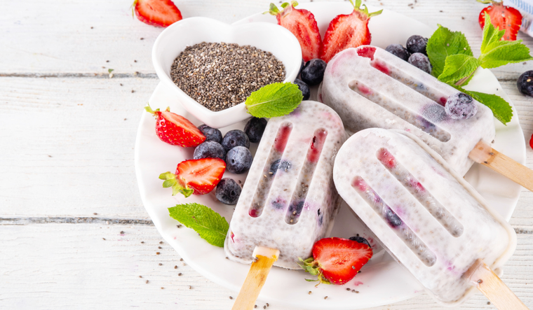 Usá esos moldes para helado para este yogur helado delicioso de verano Usá esos moldes para helado para este yogur helado delicioso de verano