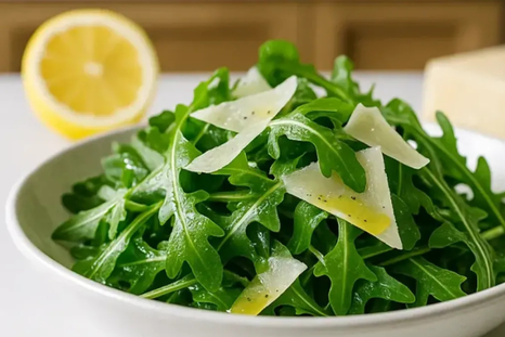 Plato que no falla: receta de ensalada de rúcula y parmesano rápida y deliciosa. Plato que no falla: receta de ensalada de rúcula y parmesano rápida y deliciosa.